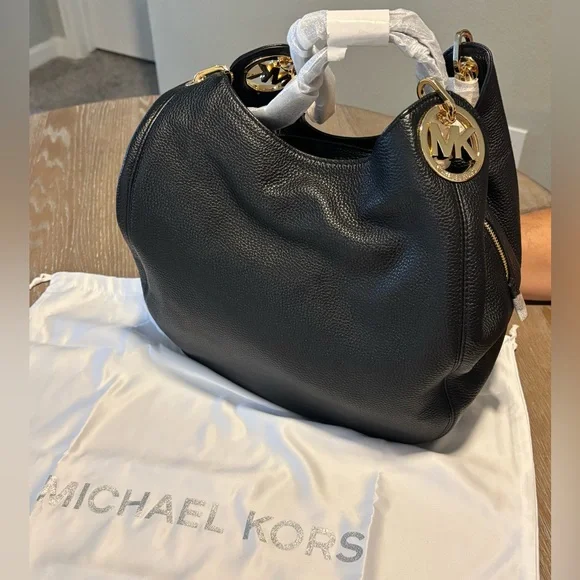 NWT! 🖤 MICHAEL Michael Kors • Fulton Large Leather Shoulder Bag - Black / Gold - Picture 8 of 16